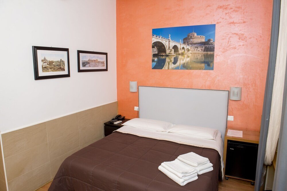San Peter Rome B&B Room Type - Standard Quadruple Room San Peter Rome B&B Room Type - Standard Quadruple Room