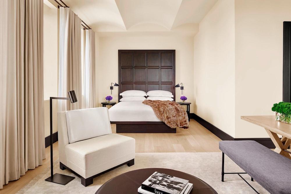 The New York EDITION by Marriott Room Type - Loft (Mobility Accessible, Roll-in Shower)