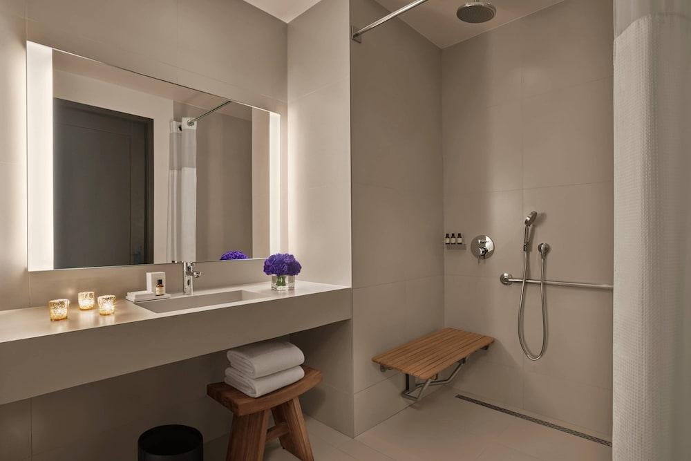 The New York EDITION by Marriott Room Type - Studio (Mobility Accessible, Roll-in Shower)