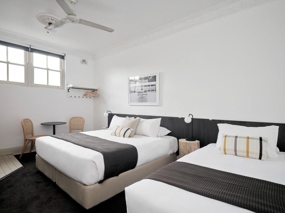The Dunkirk Hotel Room Type - Queen Ensuite Room