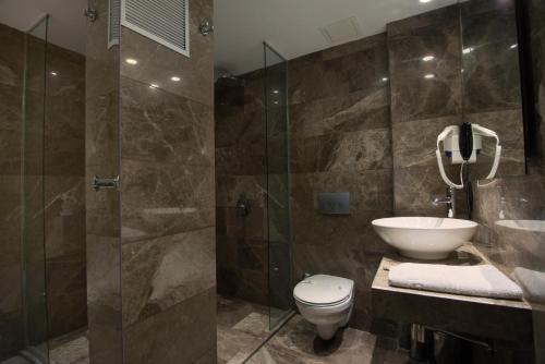 GK Regency Suites - Tap to explore photos
