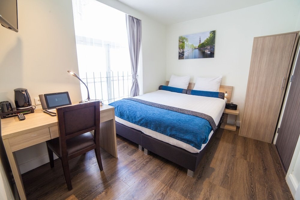 Hotel Library Amsterdam Room Type - Small Double Room Hotel Library Amsterdam Room Type - Small Double Room