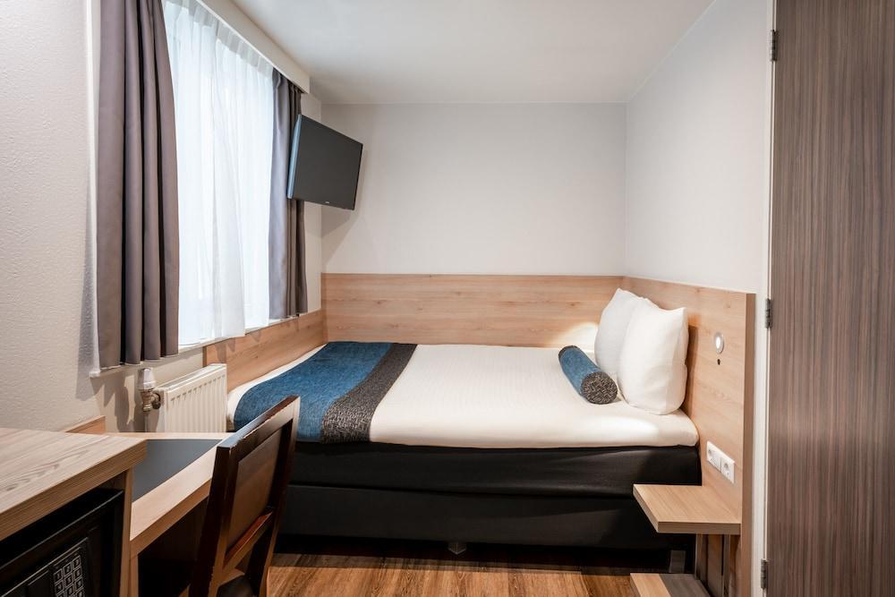 Hotel Library Amsterdam Room Type - Small Double Room Hotel Library Amsterdam Room Type - Small Double Room