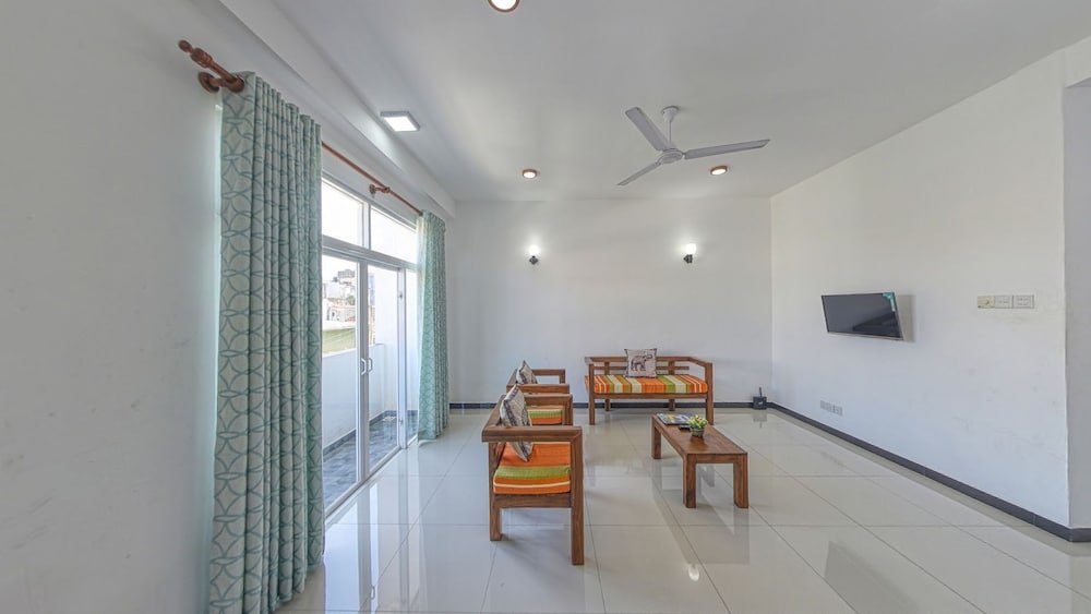 Ocean Breeze Apartment Colombo - Tap to explore photos