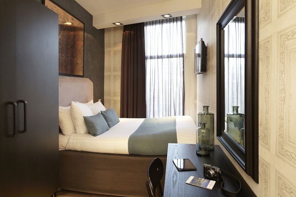 No. 377 House Room Type - Standard Double Room, Canal View (Small)
