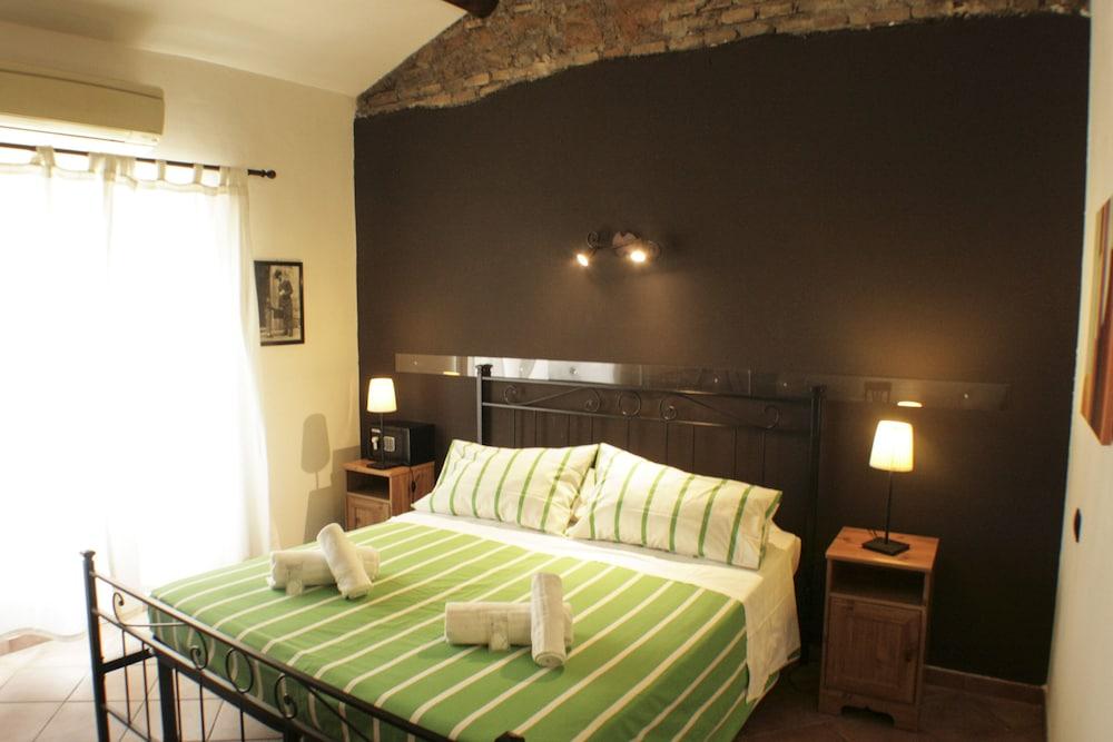 Sixtythree Guesthouse - Tap to explore photos