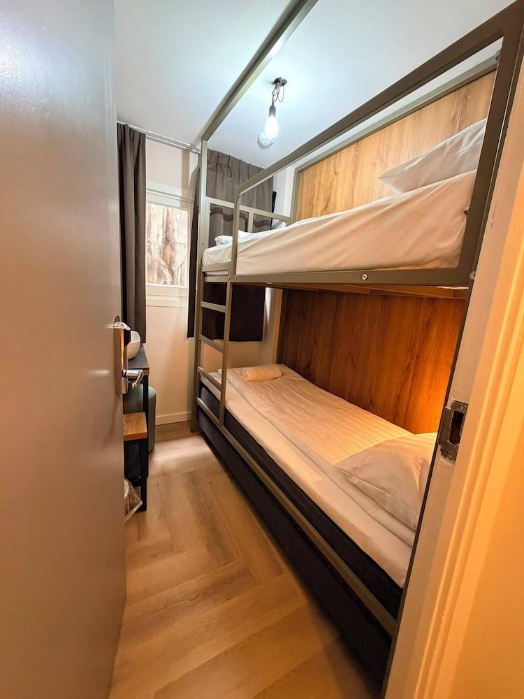 Hotel Continental Amsterdam Room Type - Budget Twin Room