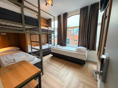Hotel Continental Amsterdam - Tap to explore photos