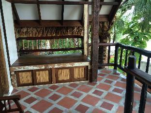 Panji Panji Tropical Wooden Home - Tap to explore photos