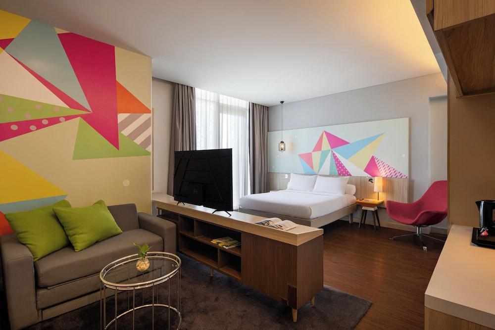 Ibis Styles Jakarta Sunter Room Type - Junior Suite with 1 queen-size bed, with Balcony