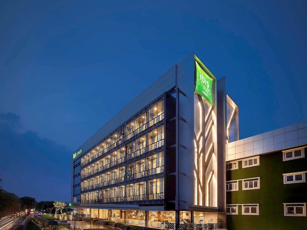Ibis Styles Jakarta Sunter - Tap to explore photos