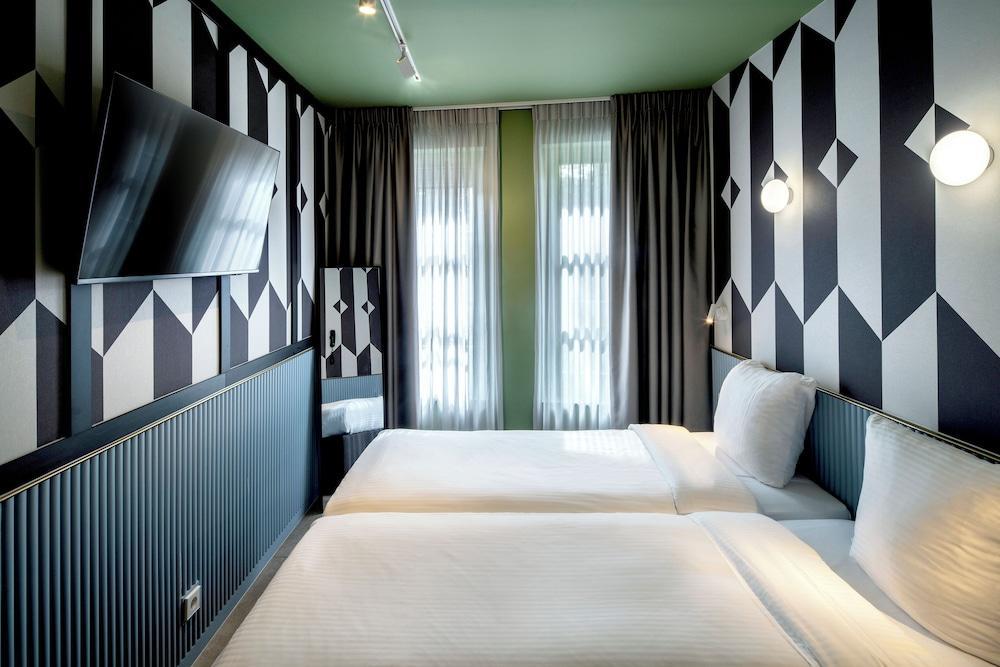 Hotel Tourist Inn Room Type - Standard Room, 2 Twin Beds