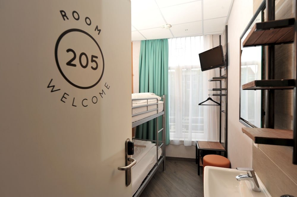 Hotel Tourist Inn Room Type - Basic Twin Room, Shared Bathroom