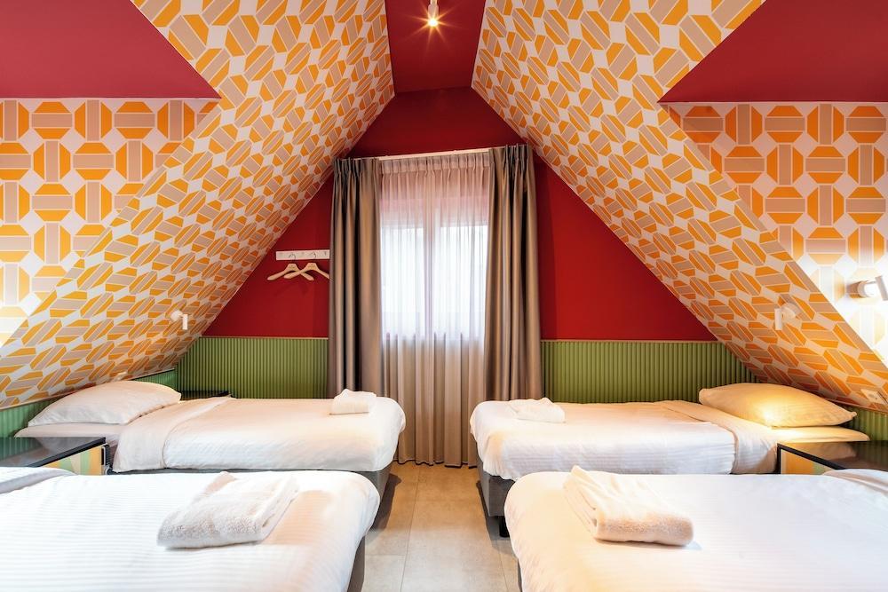 Hotel Tourist Inn Room Type - Shared Dormitory, Shared Bathroom (5 persons)