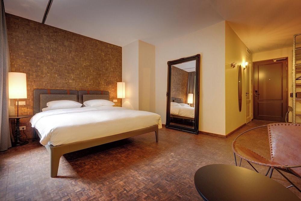 Hotel V Nesplein Room Type - Superior Double or Twin Room