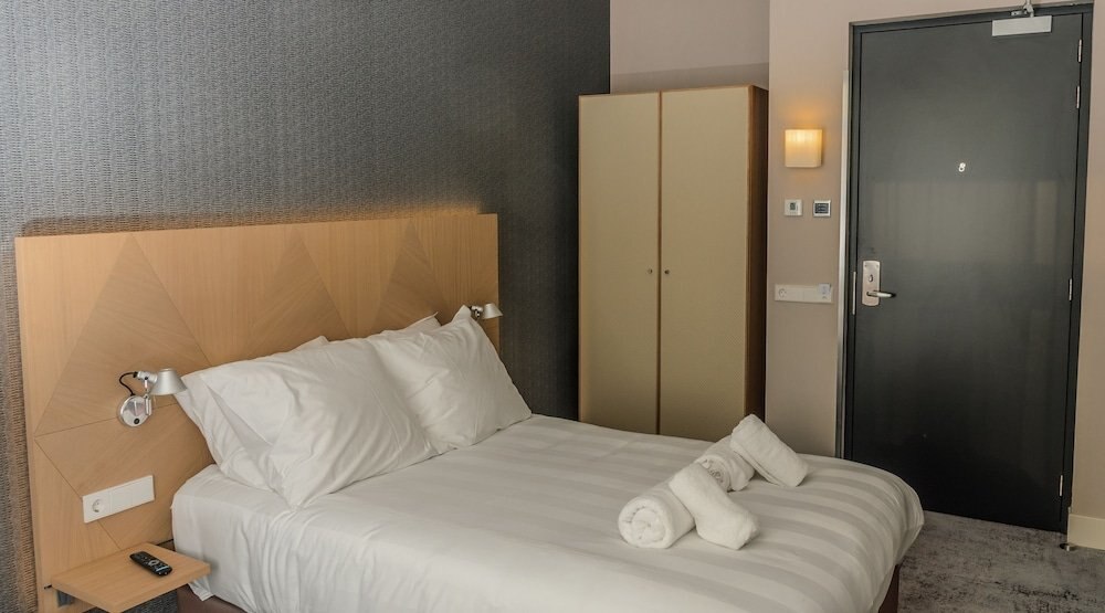 Amadi Panorama Hotel Room Type - Deluxe Double Room, 1 Double Bed