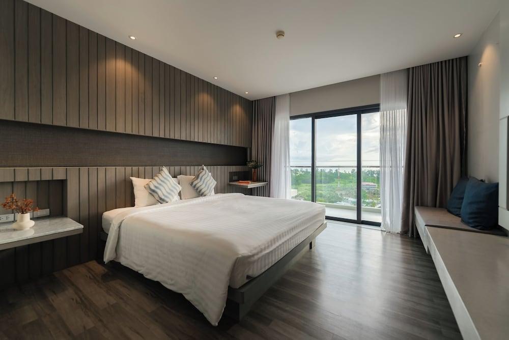 Hotel IKON Phuket Room Type - Deluxe Room, Sea View Hotel IKON Phuket Room Type - Deluxe Room, Sea View