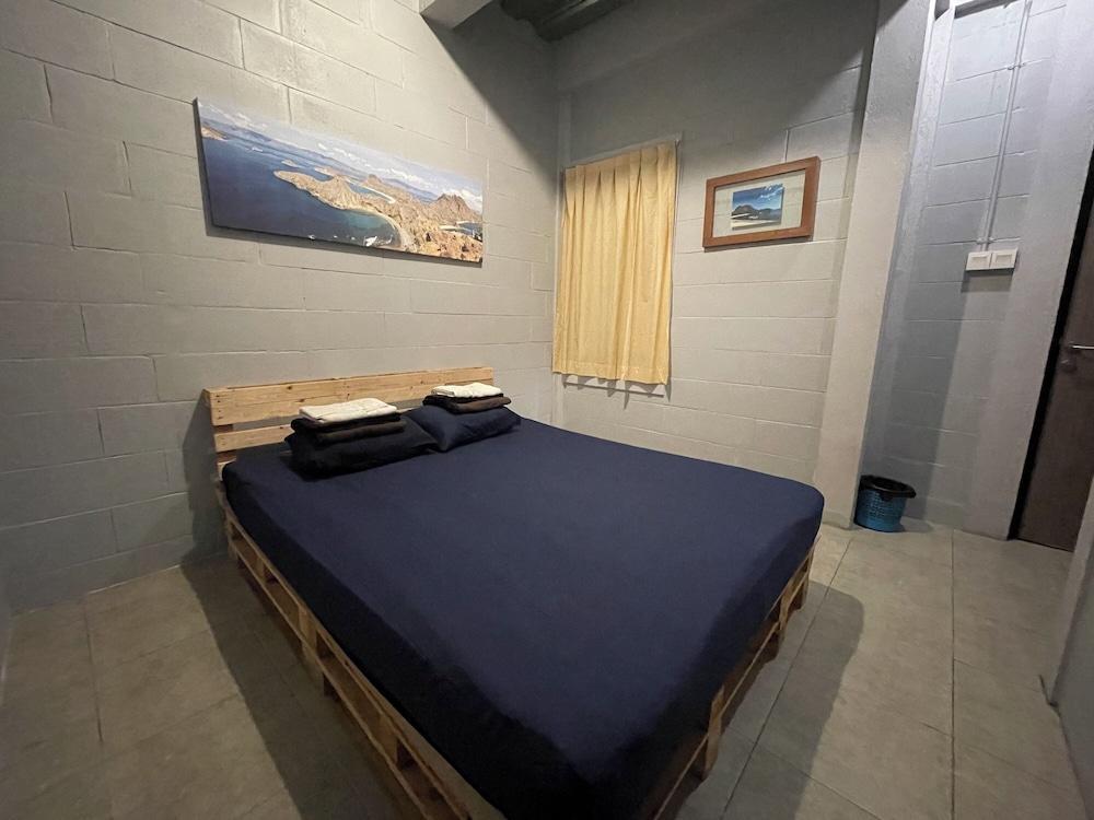 The Packer Lodge - Hostel Room Type - Deluxe Double Room, Private Bathroom