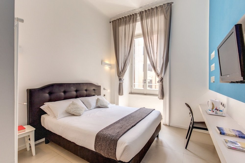 Manin Suites LT Room Type - Double or Twin Room
