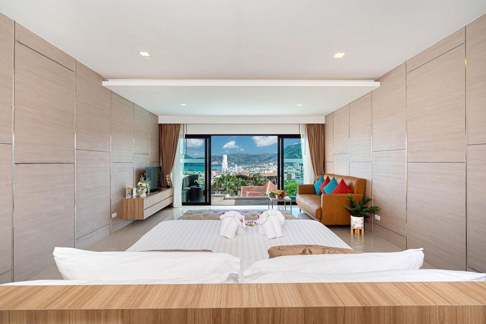 Patong Bay Hill Resort Room Type - Premier Suite Seaview