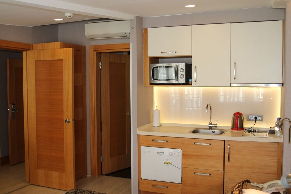 Emerald Hotel Istanbul Price Address Reviews