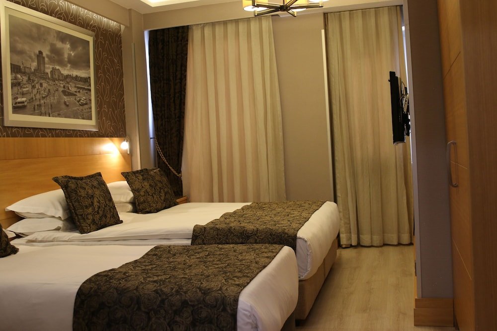 Emerald Hotel Istanbul Price Address Reviews