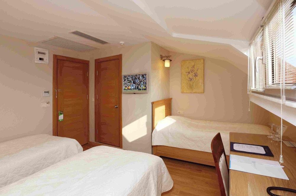 Hotel Expocity Istanbul Room Type - Standard Triple Room
