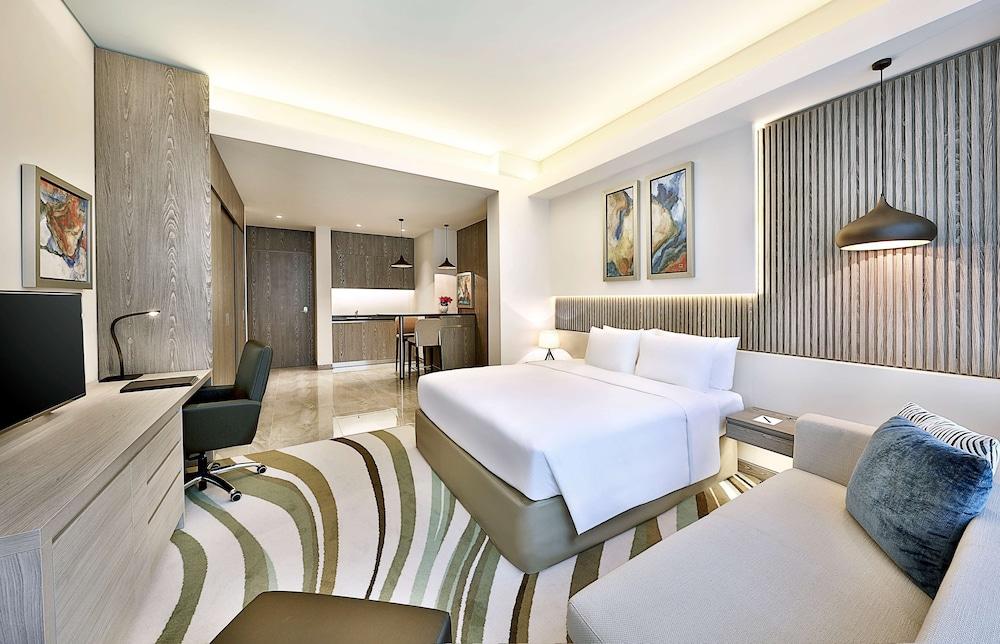 DoubleTree by Hilton Hotel Doha Old Town Room Type - Panoramic Studio, 1 King Bed, Sea View