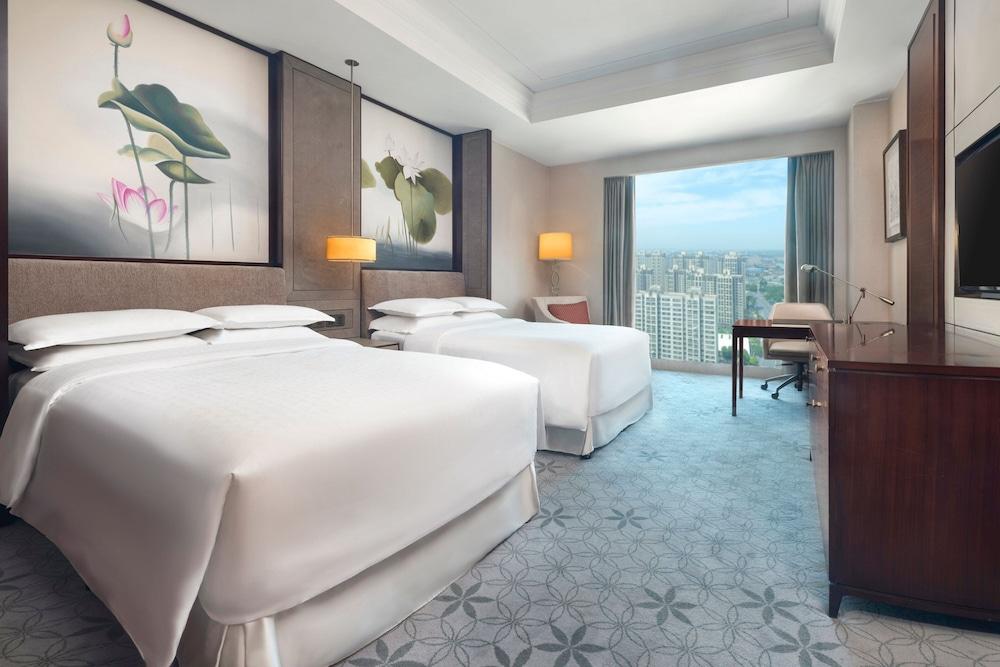 Sheraton Shanghai Jiading Hotel Room Type - Club Twin Room, 2 Twin Beds