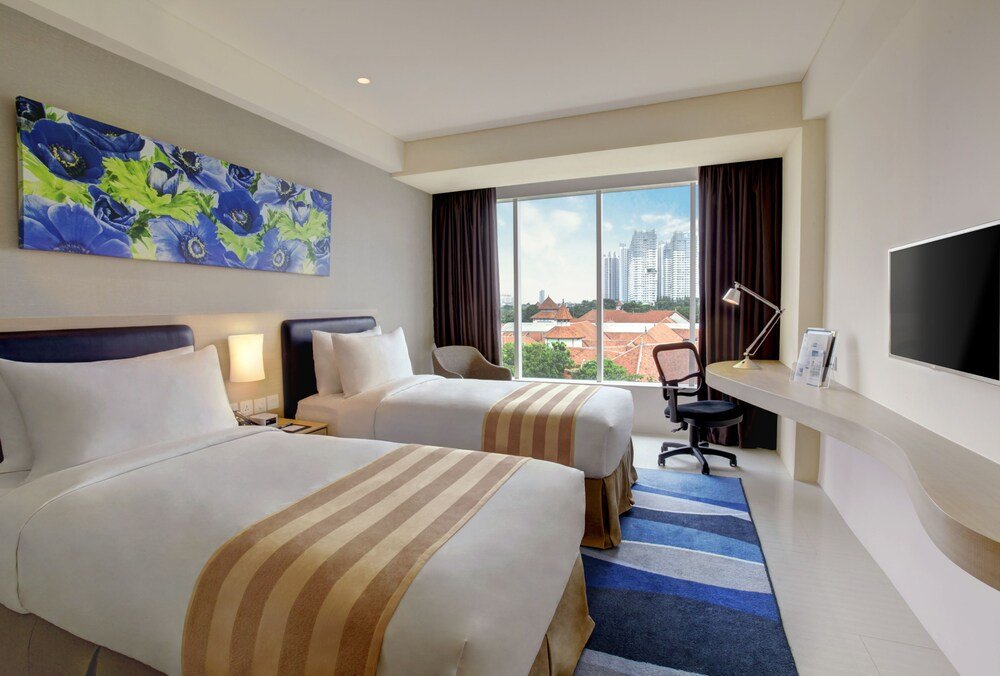 Holiday Inn Express Jakarta International Expo - Tap to explore photos