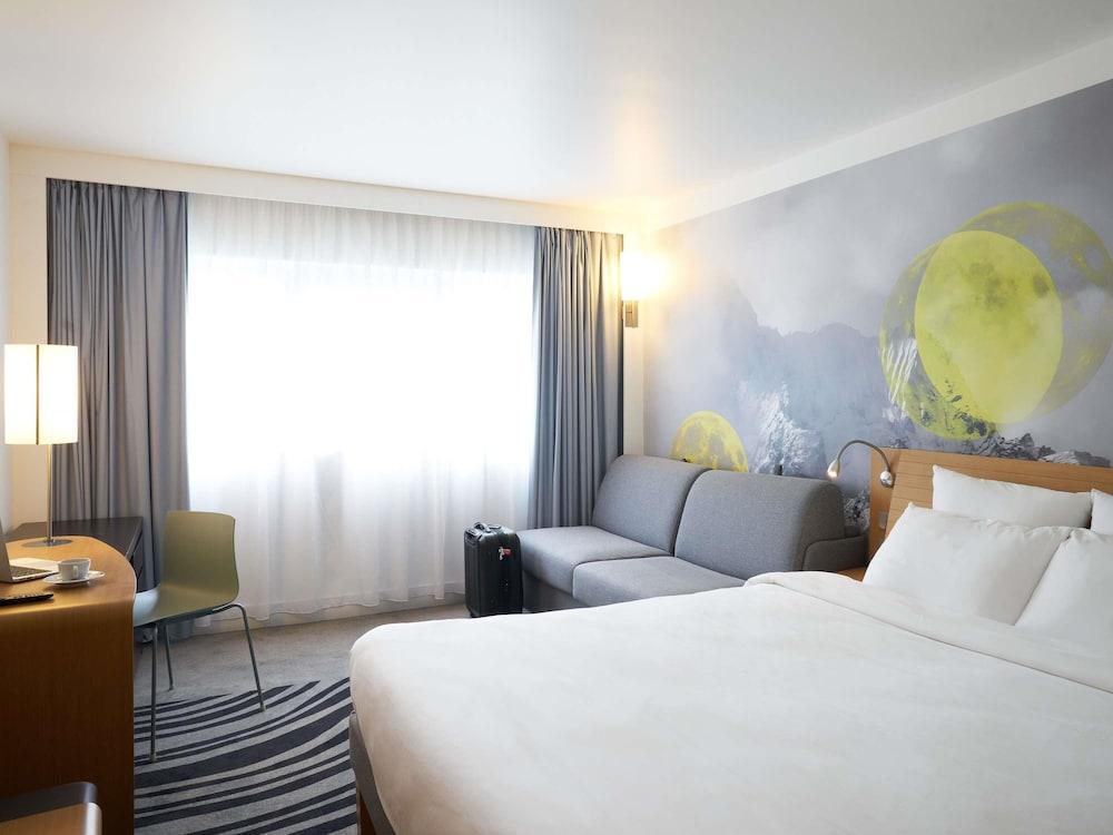 Novotel Marne Vallee Collegien Room Type - Family Classic Room with 1 double bed and 1 double sofa bed