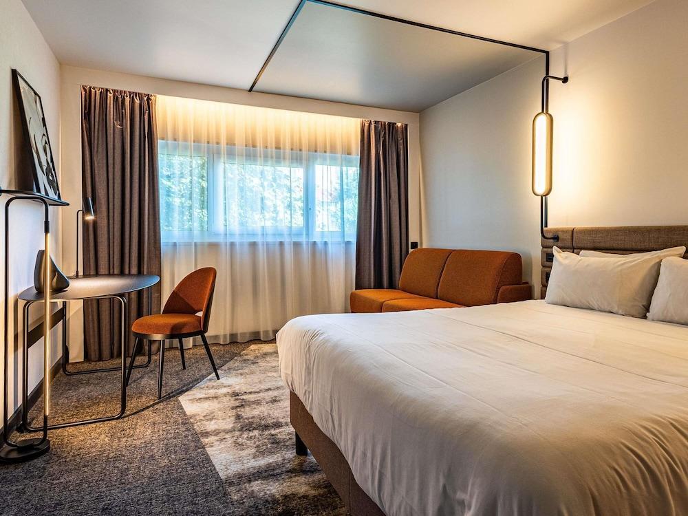 Novotel Marne Vallee Collegien Room Type - Superior Room with 1 double bed and 1 single sofa bed Novotel Marne Vallee Collegien Room Type - Superior Room with 1 double bed and 1 single sofa bed