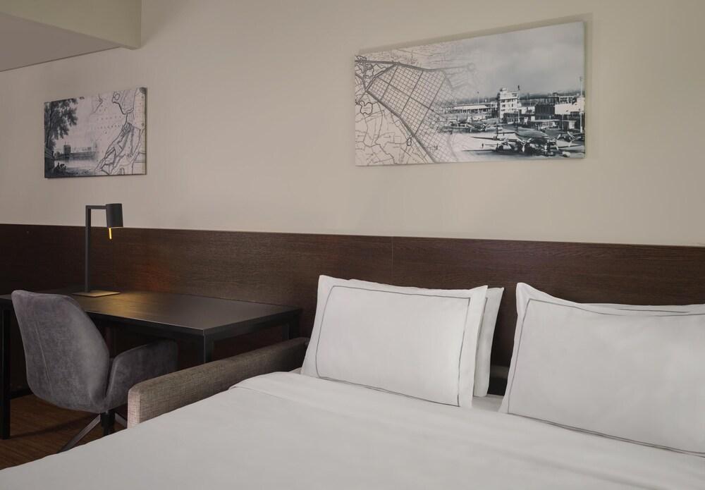 Park Plaza Amsterdam Airport Room Type - Executive Room-Sofa Bed-1 Queen
