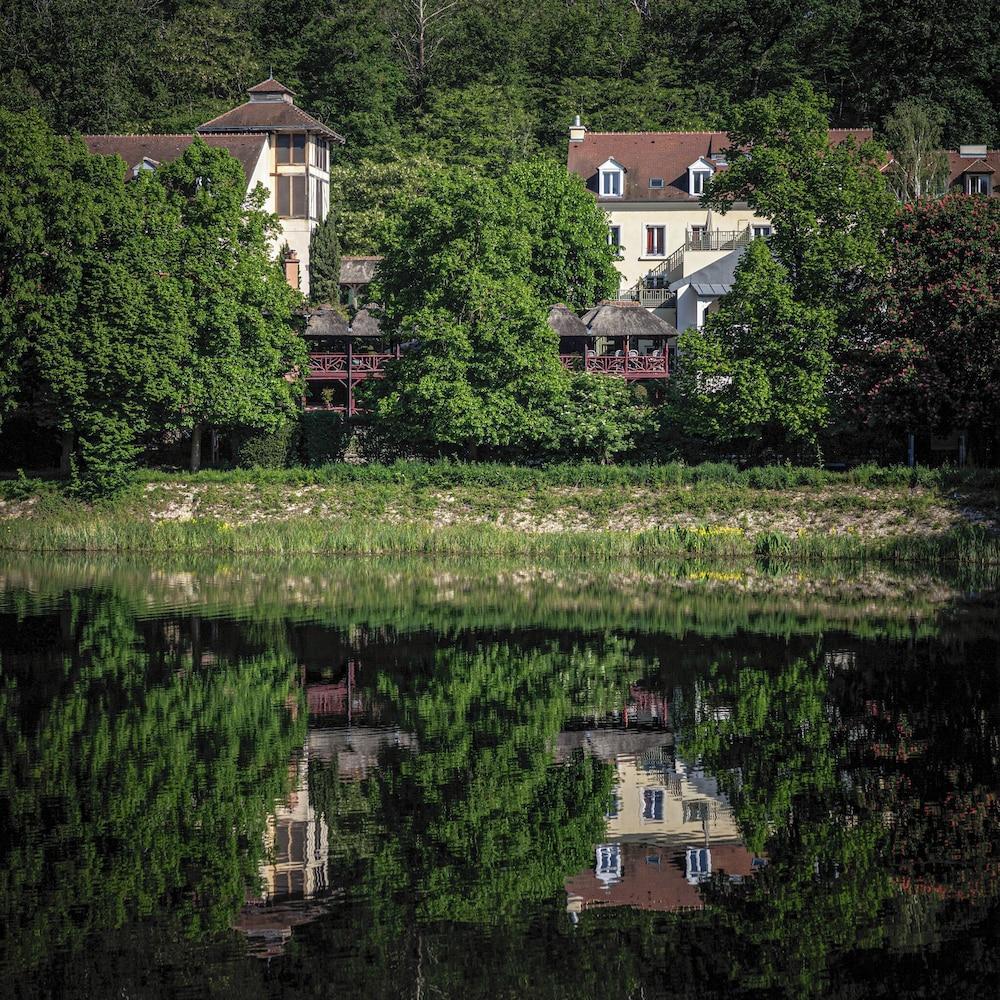 Les Etangs de Corot - Tap to explore photos