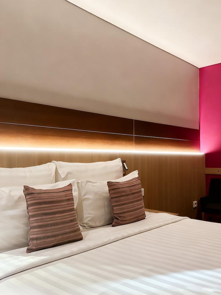 Ra Premiere Simatupang Room Type - Boutique Deluxe King