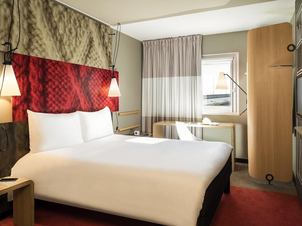 ibis Saint Denis Stade Sud Room Type - Standard Room with 1 double bed