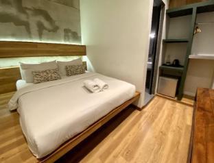 CHAOS BOUTIQUE HOTEL Room Type - Standard Queen Room No Window