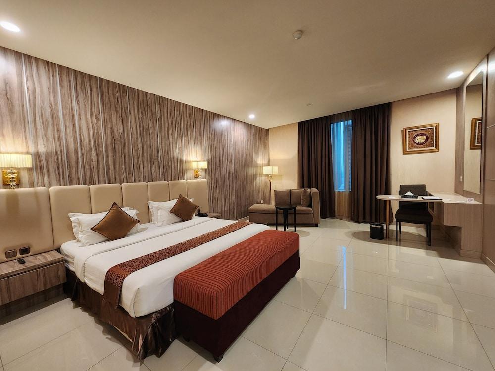 Grand Paragon Room Type - Executive Suite