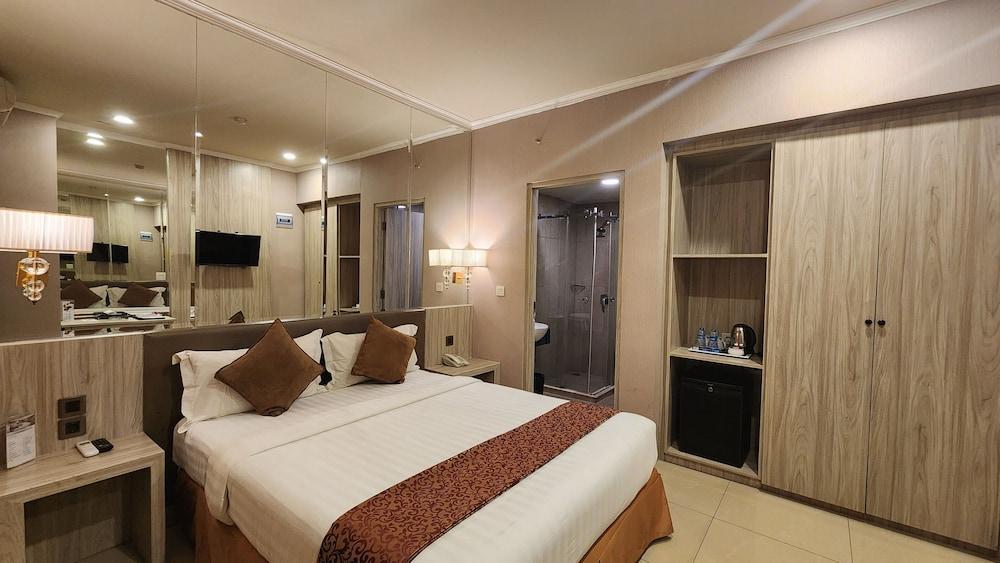 Grand Paragon Room Type - Superior Room