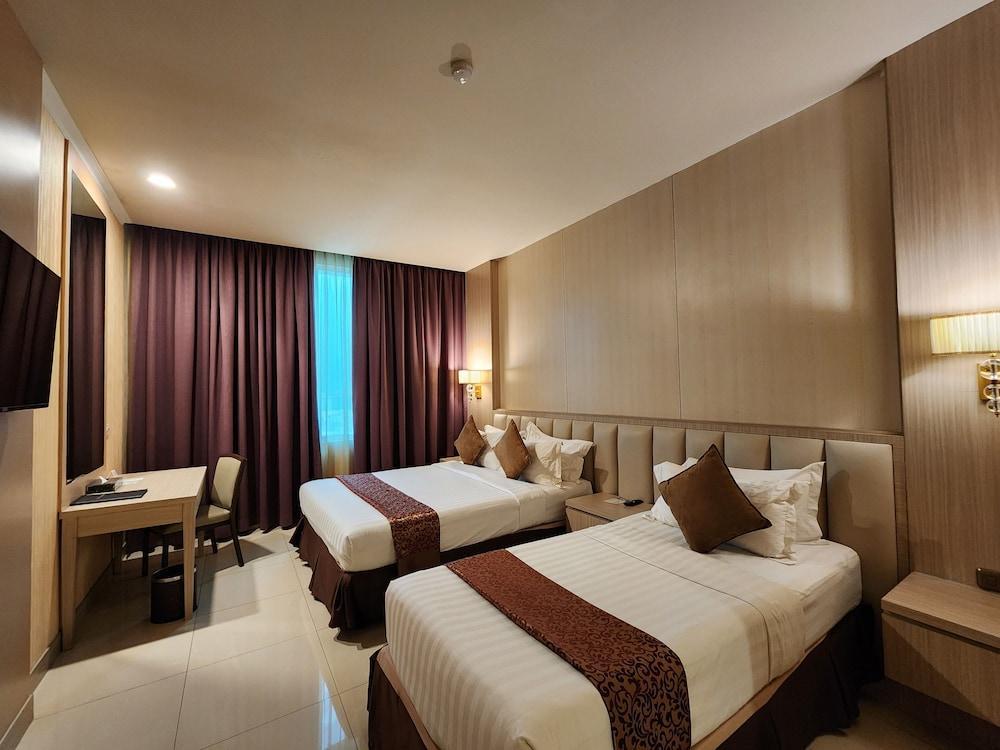 Grand Paragon Room Type - Grand Family
