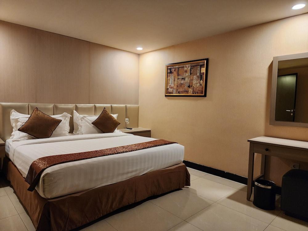 Grand Paragon Room Type - Grand Paragon Suite