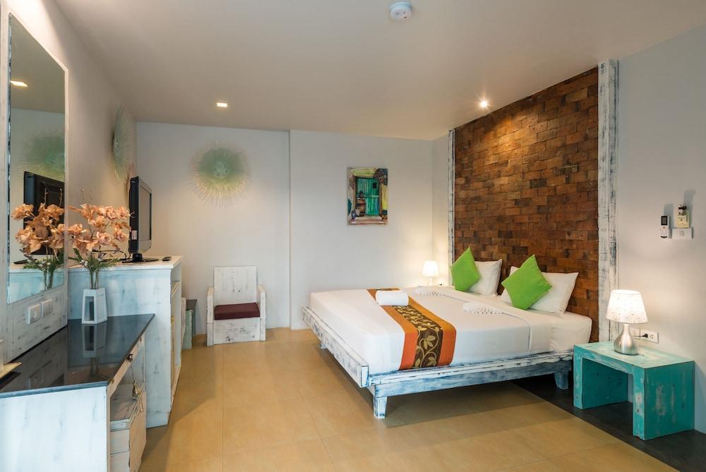 Baan Bandalay Hotel Room Type - Deluxe Room