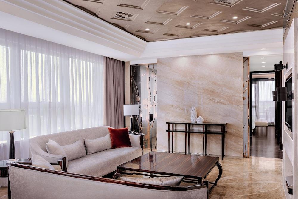 Crowne Plaza Shanghai Anting, an IHG Hotel Room Type - Room (Enhance Party Room)