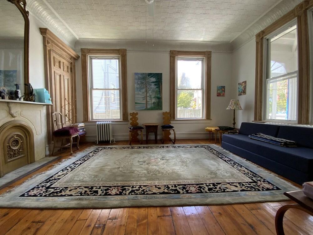 Fort Place Bed & Breakfast - Tap to explore photos