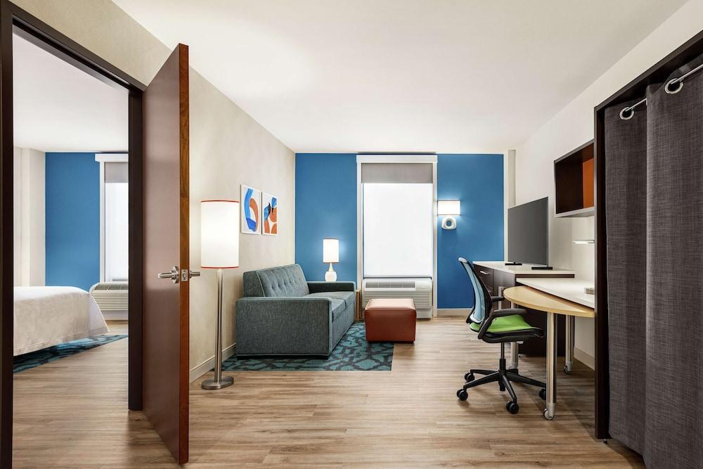 Home2 Suites Long Island City/Manhattan View - Tap to explore photos