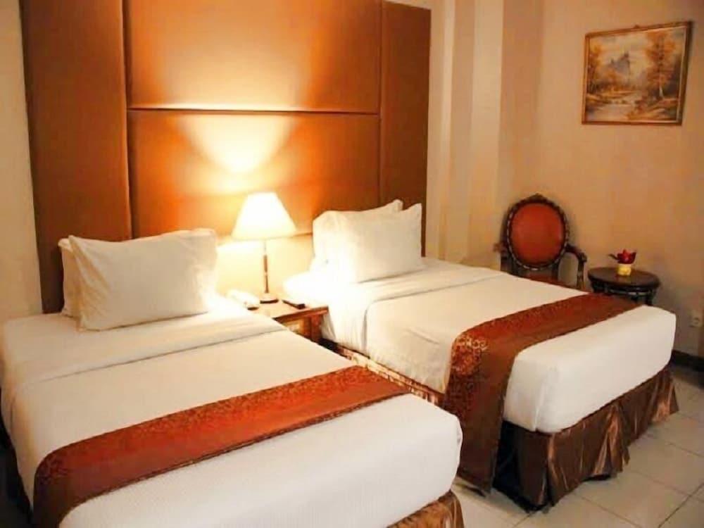 Hotel Olympic Room Type - Deluxe Twin Room