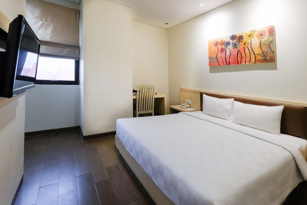 Hotel 88 Mangga Besar 62 by WH Room Type - Deluxe Double Room