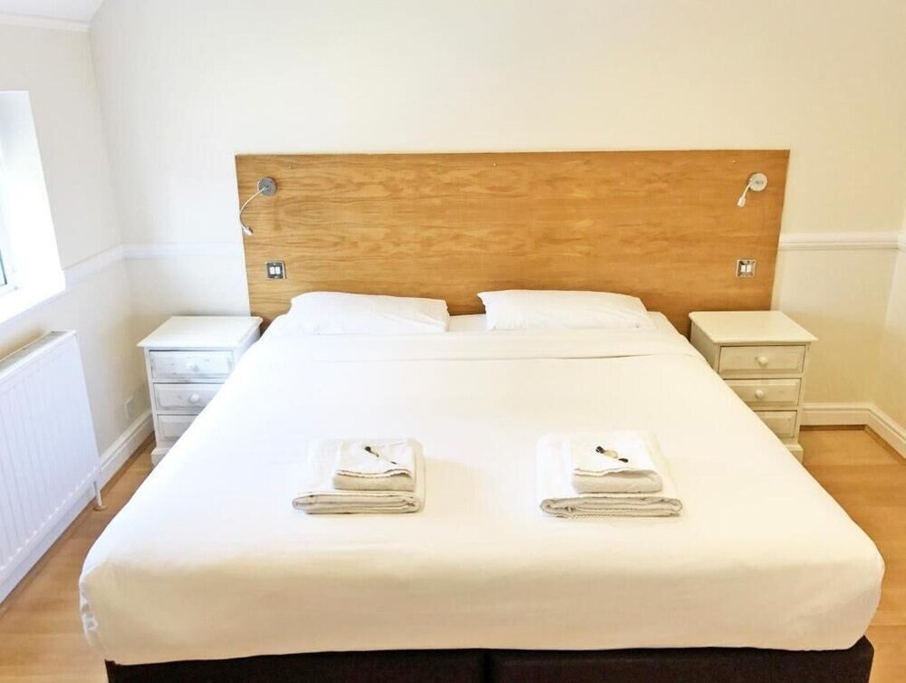 Gidea Park Hotel Room Type - Superior Double or Twin Room Gidea Park Hotel Room Type - Superior Double or Twin Room