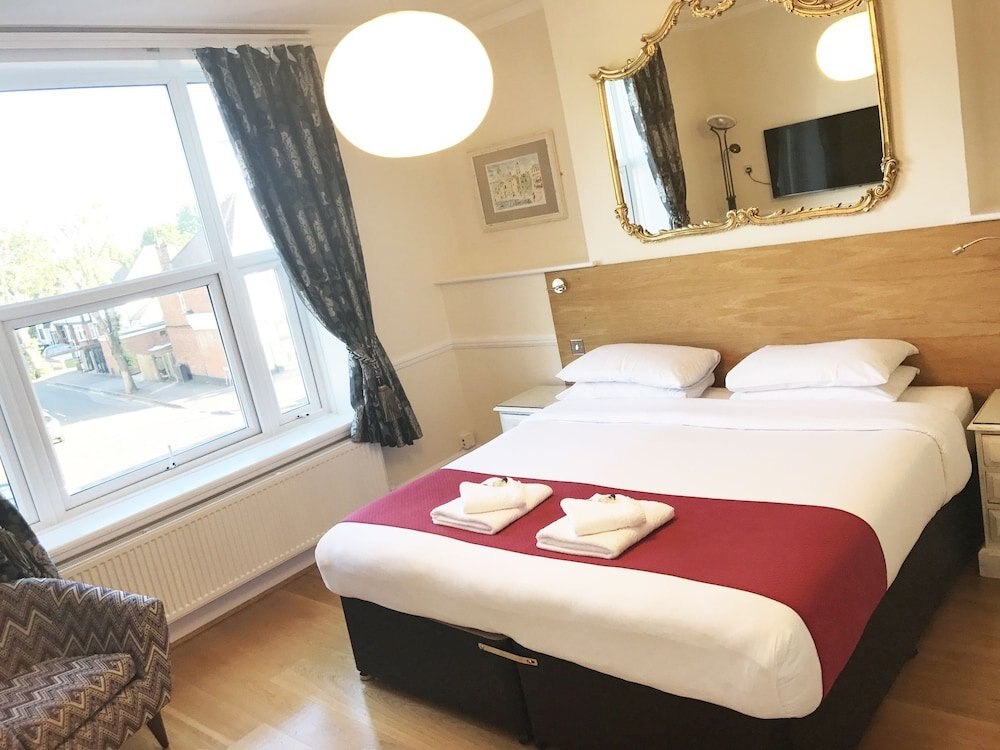 Gidea Park Hotel Room Type - Family Room (Deluxe) Gidea Park Hotel Room Type - Family Room (Deluxe)