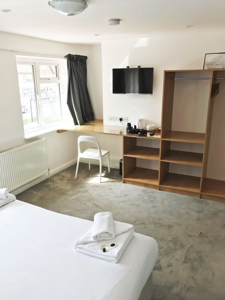Gidea Park Hotel Room Type - Basic Triple Room